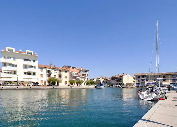 2 Bedroom Cozy Apartment In Grado