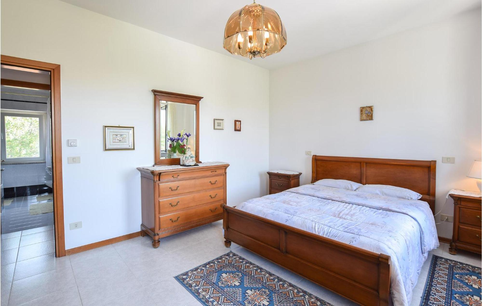 2 Bedroom Cozy In Appartement